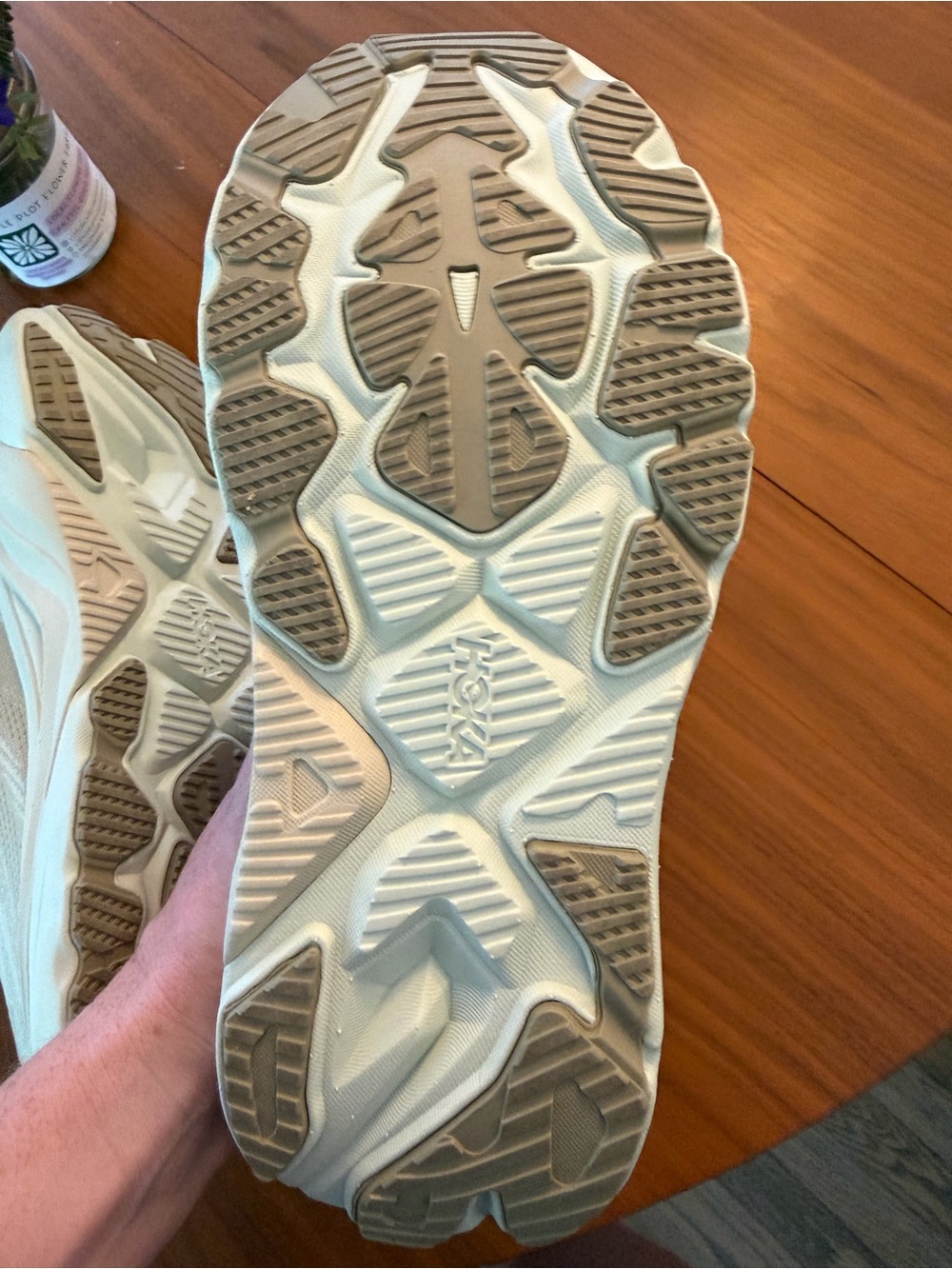 NEW Hoka Arahi 8 - Picture 4 of 4
